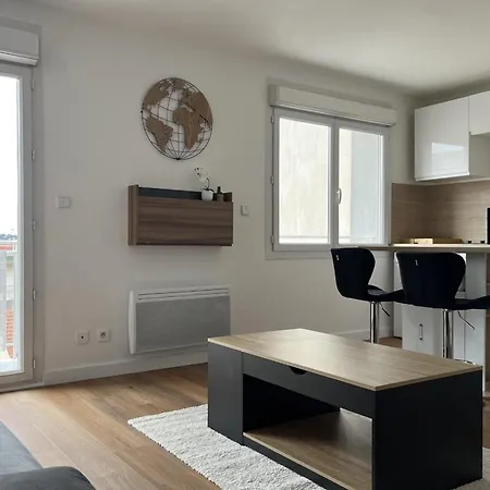 Beautiful Studio In The Heart Of アパート